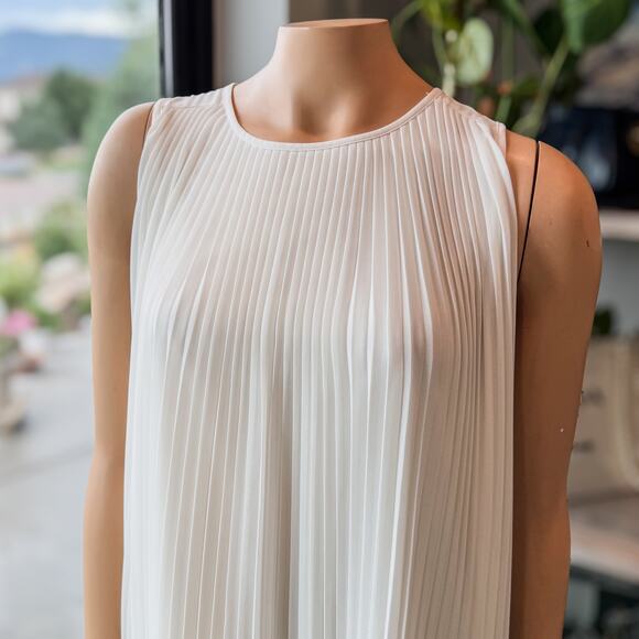 Banana Republic, White/"Snow Day" Pleated Sleeveless Mini Dress-Women’s X-Small - Picture 2 of 10